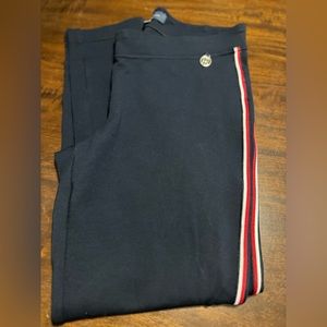 Woman’s Large Tommy Hilfiger stretch pants.